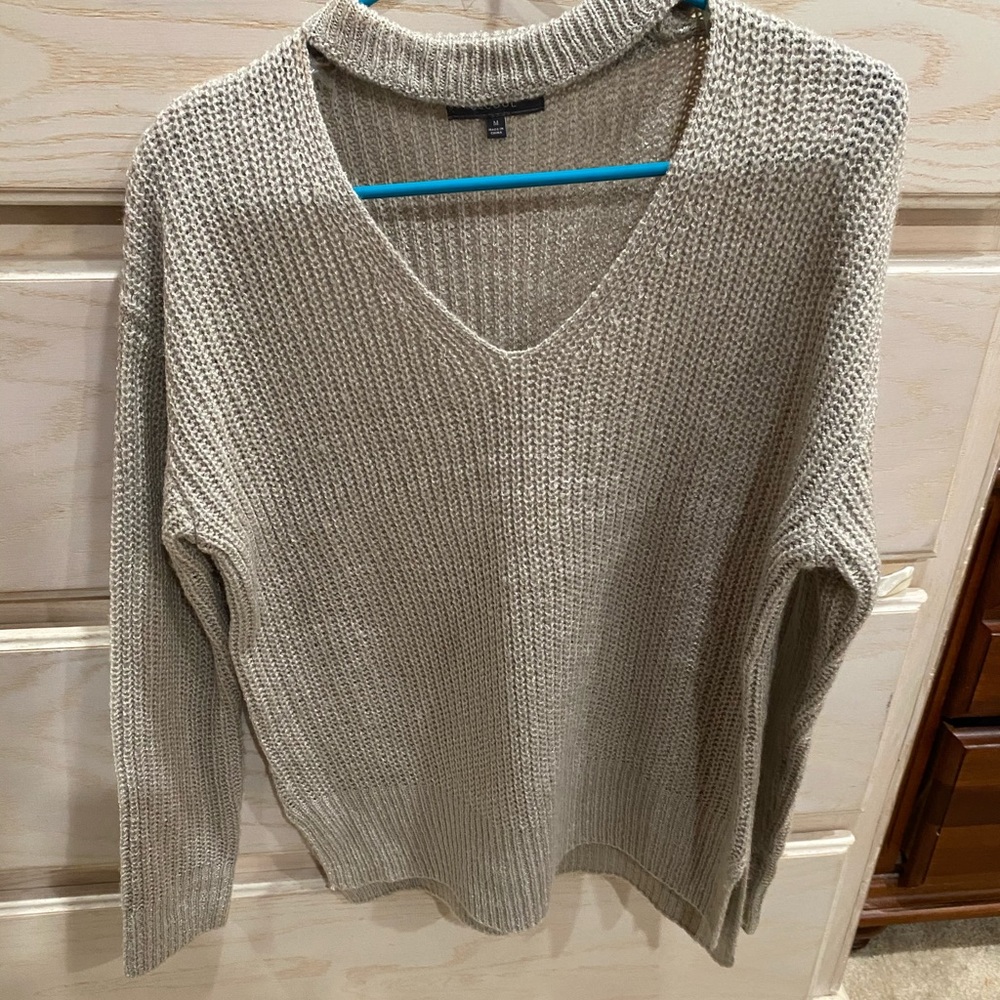 Women’s sweater.